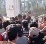 سیالکوٹ میں فیکٹری ملازمین کے تشدد سے سری لنکن منیجر ہلاک،نعش نذر آتش، 50 گرفتار