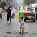 کراچی کے مختلف علاقوں میں موسم سرما کی پہلی بارش، موسم خوشگوار ہوگیا