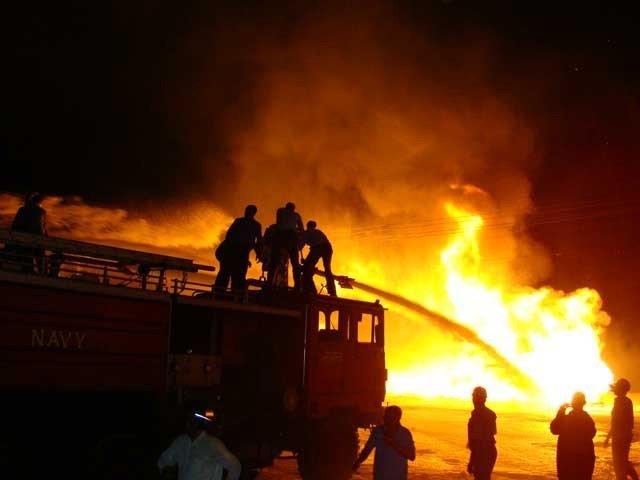 کراچی میں سال 2021 میں آتشزدگی کے 2300 واقعات پیش آئے