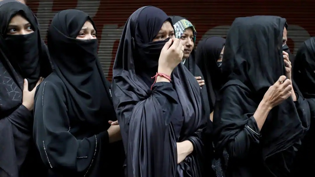 بھارت،کالج میں حجاب پہننے والی مسلم طالبات کو کلاس سے نکال دیا گیا