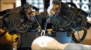 خودکارامریکی تیارکردہ روبوٹ سرجن نے چار کامیاب آپریشن کردیے