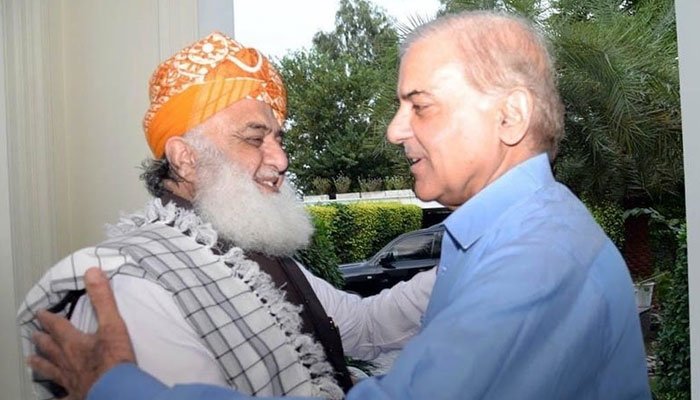 نواز شریف نے'گرین سگنل 'دے دیا ، اپوزیشن جماعتیں ان ہاؤس تبدیلی کیلئے متحرک