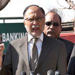 5 وزیر ہمارے ساتھ رابطے میں ہیں، احسن اقبال کا دعویٰ