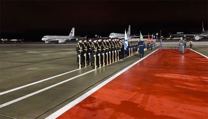 وزیراعظم عمران خان 2 روزہ دورہ پر ماسکو پہنچ گئے