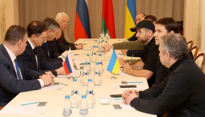 بیلاروس میں مذاکرات، یوکرین کا روس سے فوری سیز فائز اور فوج نکالنے کا مطالبہ