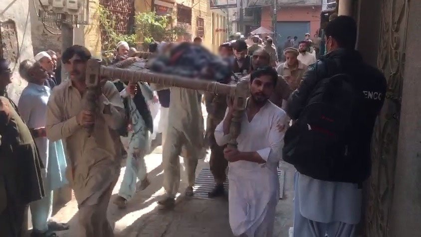 پشاور،جامع مسجد میں خود کش دھماکا،57 افراد جاں بحق، 196 زخمی