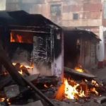 بھارت میں کرفیو کے دوران مسلمانوں کے گھروں کو آگ لگا دی گئی