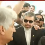 سپریم کورٹ کے باہر فواد چودھری اور صحافی میں تلخ کلامی