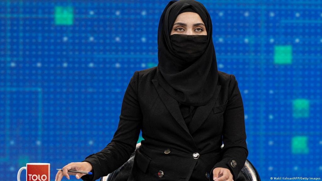 خواتین براڈ کاسٹرز پر برقع مسلط نہیں کرتے، چہرہ ڈھانپنے کا کہا ہے،طالبان
