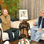 وزیراعظم کی ایڈوائس مسترد، صدرِ مملکت کا گورنر پنجاب کو ہٹانے سے انکار