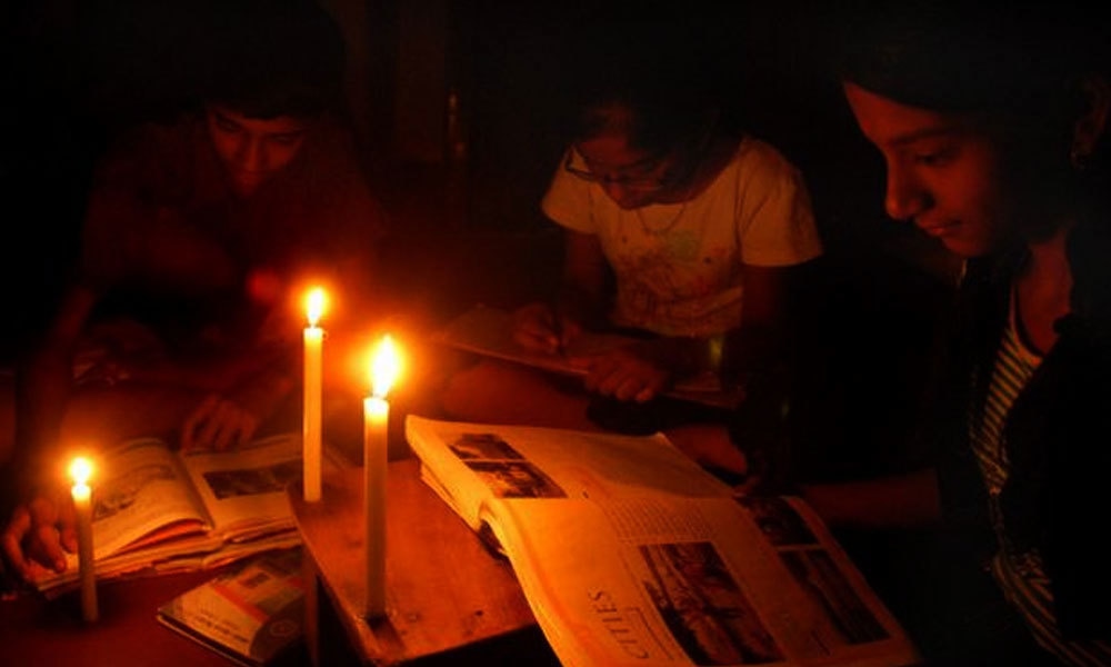 کراچی میں 4سے 14 گھنٹے کی لوڈشیڈنگ، شہری بلبلا اُٹھے