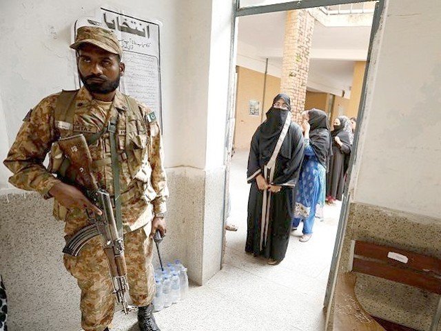 کراچی ضمنی اور بلدیاتی انتخابات میں فوج ورینجرزکی تعیناتی کافیصلہ