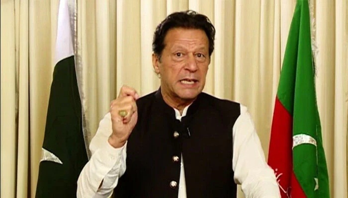 ہم سری لنکا جیسے حالات سے دور نہیں، عوام سڑکوں پر آسکتے ہیں عمران خان