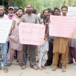 یونیک کمپنی سے برطرف ملازمین بدستورسراپااحتجاج