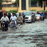کراچی میں موسلا دھار بارش، بجلی غائب، سڑکیں تالاب،تین روزمیں 7افرادجاں بحق
