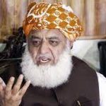 بروقت فیصلے نہ ہوتے تو پی ٹی آئی پاکستان کو تباہ کرکے ہی چھوڑتی، فضل الرحمان