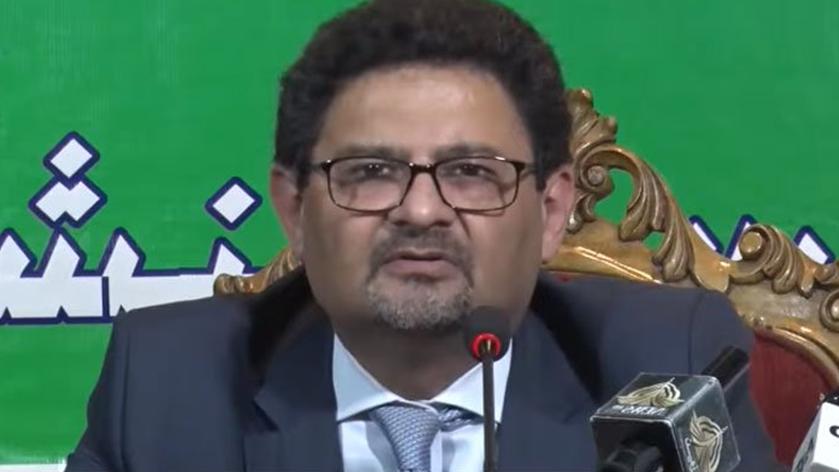 عمران خان کو کرپشن پر ہمیں لیکچر نہیں دینا چاہیے،مفتاح اسماعیل