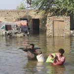 منچھر جھیل میں زیرو پوائنٹ پر شگاف، 500 دیہات زیر آب