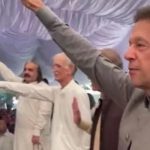 حکومت مخالف تحریک، عمران خان نے کارکنوں کے ساتھ حلف لیا