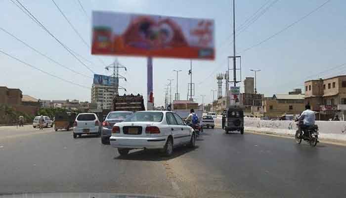 سندھ ہائی کورٹ کا بل بورڈز اور ہورڈنگز کے خلاف موثر کارروائی کا حکم