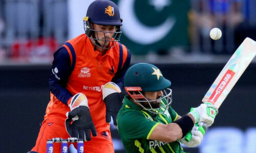 پاکستان نے نیدر لینڈز کو 6 وکٹوں سے ہرا دیا