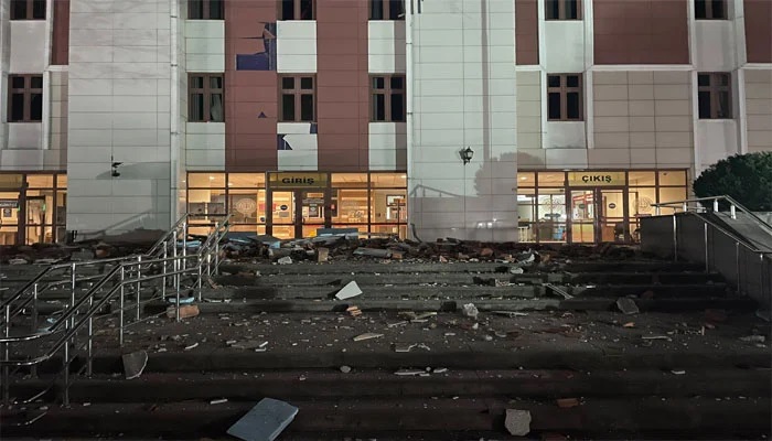 ترکیہ کے مغربی علاقے میں 6 شدت کا زلزلہ، 22 افراد زخمی