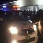 انڈس ہائی وے پر مسافر وین گڑھے میں گر گئی، 20 افراد جاں بحق