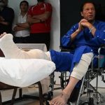 عمران خان آزادی مارچ کی قیادت کے لیے تیار، پلستر مکمل اتار دیا گیا