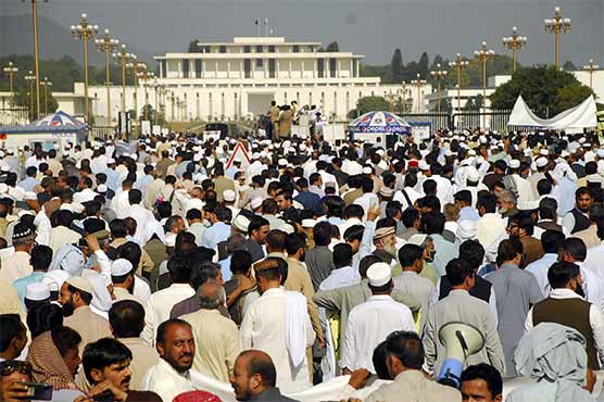 وفاق نے فنڈز نہ دیے تو پارلیمنٹ کے سامنے دھرنا دیں گے، کے پی کے، جی بی، پنجاب اور آزاد کشمیر کا مطالبہ