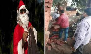 ہندو انتہا پسند بے قابو، ہجوم نے سانتا کلاز کو تشدد کا نشانہ بنا ڈالا