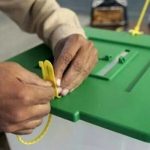 کراچی بلدیاتی الیکشن، پولنگ کا سامان ڈی آر او کیمپ آفس پہنچا دیا گیا