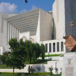 قومی اداروں کی توہین کے خلاف درخواست، سپریم کورٹ کا وکیل پراظہار برہمی