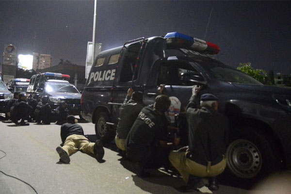 کراچی پولیس آفس پر حملہ کرنے والے تینوں دہشت گردوں کی شناخت ہو گئی