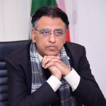 جیل حکام سے ایک شکایت، کپڑے استری کرنے کے لیے فرائنگ پین نہیں دیا، اسد عمر کا طنز