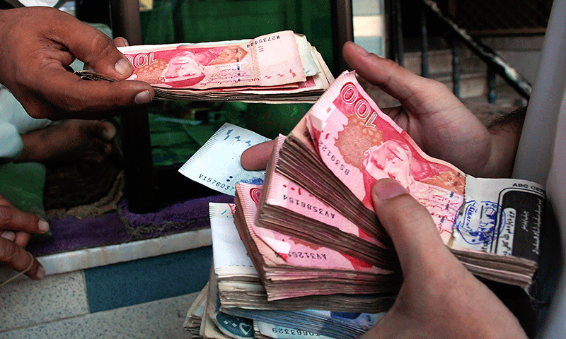 سرکاری کمپنیوں کا بینکوں سے لیا گیا قرض 2 کھرب 82 ارب روپے کی سطح تک جا پہنچا