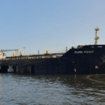 روس کے پہلے تیل بردار جہاز کی آمد