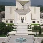 آفیشل سیکریٹ ایکٹ، آرمی ایکٹ ترمیمی بل پر دستخط نہ کرنے کا معاملہ سپریم کورٹ پہنچ گیا