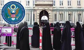 امریکی کمیشن نے فرانس میں عبایا پر پابندی مسلم طالبات کو ہدف بنانے کا آلہ قرار دے دی