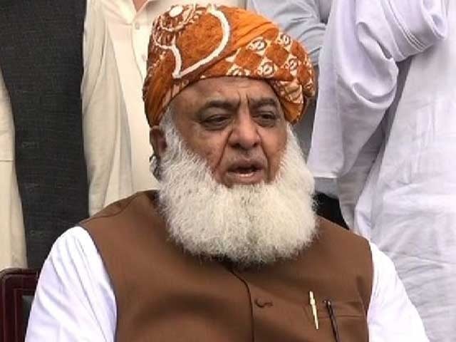 یہ اسمبلی نہیں کوئی اور ہی چیز ہے، مولانافضل الرحمن کا اپوزیشن میں بیٹھنے کا اعلان