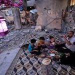 فلسطینی بھوک سے نڈھال ، رمضان کا پرجوش استقبال