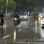 مون سون بارشیں، کراچی کی اہم سڑکیں زیرآب آگئیں