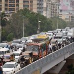 کراچی میں پلوں کا برا حال، ٹریفک جام، حادثات معمول