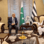 وزیر اعظم کا فضل الرحمن سے رابطہ، تحفظات دور کرنے کی یقین دہانی