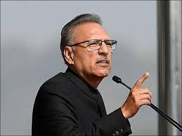 عارف علوی: سیاست میں حصہ لینے والے تمام فوجی افسران کے خلاف تحقیقات ہونی چاہیے