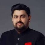 گورنر سندھ نے مہاجر کلچر ڈےریلی میں شرکت، خود موٹر سائیکل چلا کر بھرپور جوش و خروش کا مظاہرہ کیا