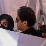 عمران خان سے ان کے وکلا، بشری بی بی، بیرسٹر گوہر اور دیگر رہنماں نے ملاقات کی