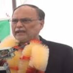 عمران خان لوگوں سے رسیدیں مانگتے تھے، جب ان سے رسیدیں مانگی گئیں تو بوگَس رسیدیں نکلیں، احسن اقبال