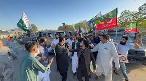 کراچی میں پی ٹی آئی کی ایمپریس مارکیٹ سے مزار قائد تک ریلی