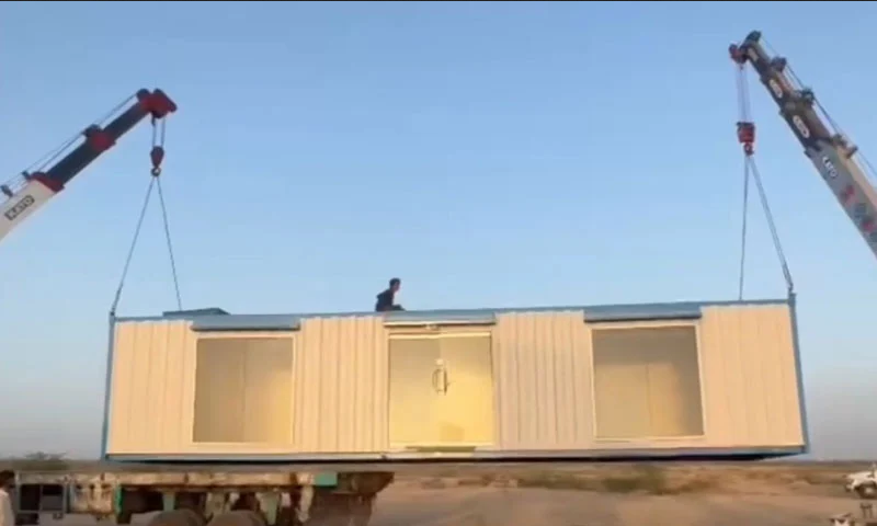 مویشی منڈی انتظامیہ نے 2کنٹینرز پر مشتمل عارضی موبائل دفتر بھی قائم کردیا