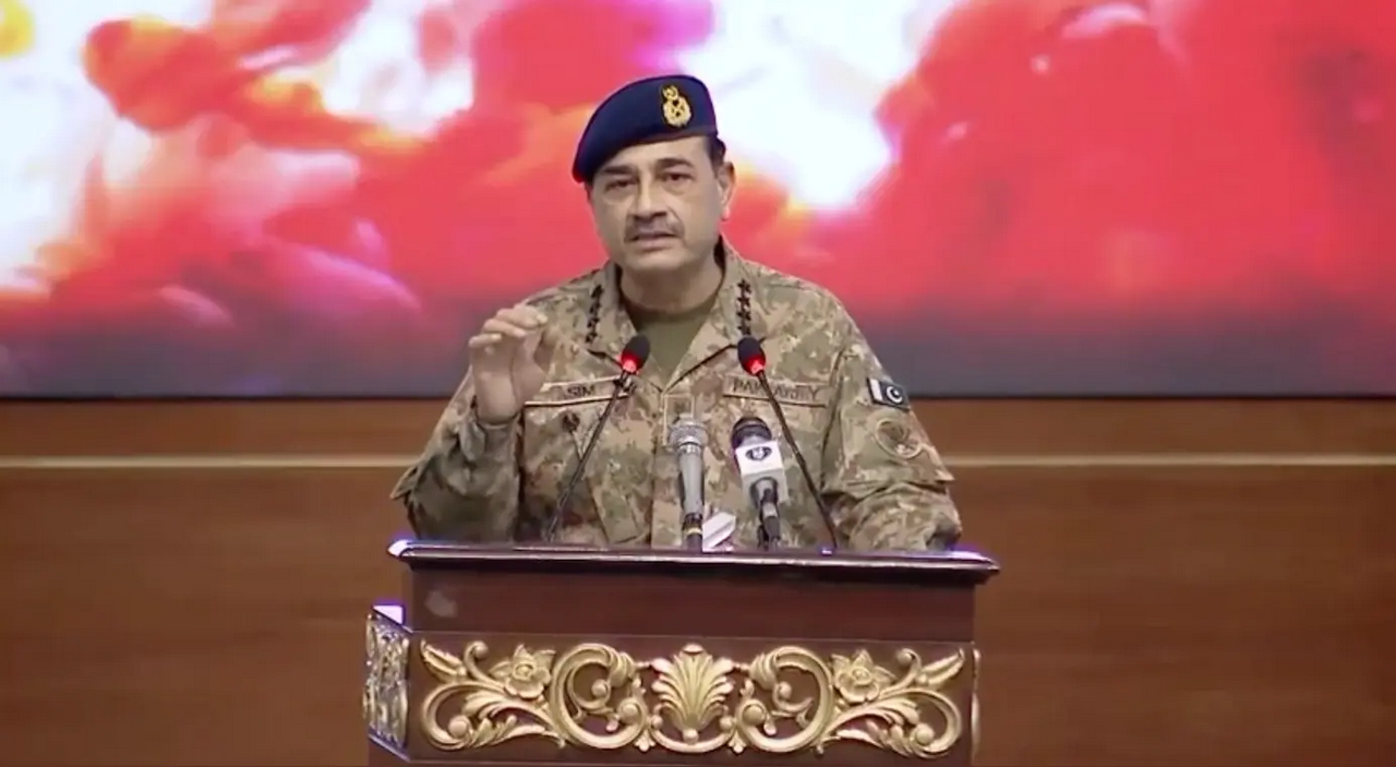 دہشت گردوں کی دس نسلیں بھی پاکستان کا کچھ نہیں بگاڑ سکتیں، آرمی چیف